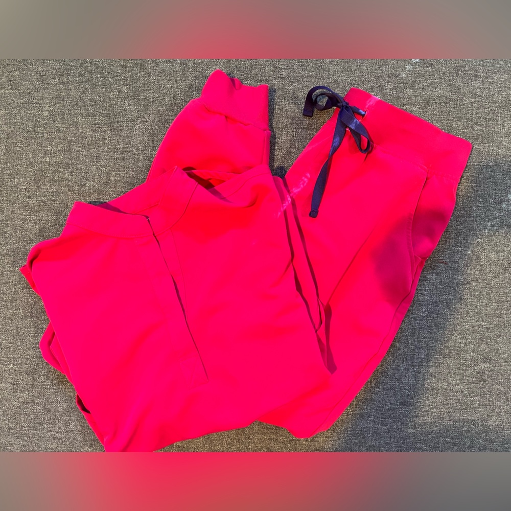 FIGS ultra rose scrubs set, Zamora jogger bottoms and Rafaela top set, small